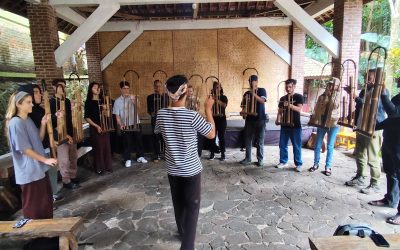 Menyelami Kearifan Lokal, Mahasiswa BIPA UNPAR Jelajahi Kampung Adat Cireundeu, Cimahi